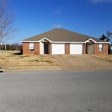 Building Photo - 312 Graystone Cir