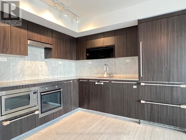 Building Photo - 70-2670 Queens Wharf Rd