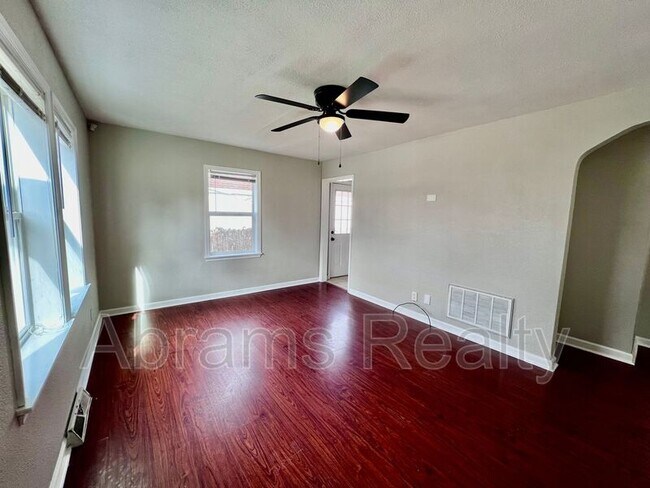 Foto del edificio - 306 E Leicester Ave