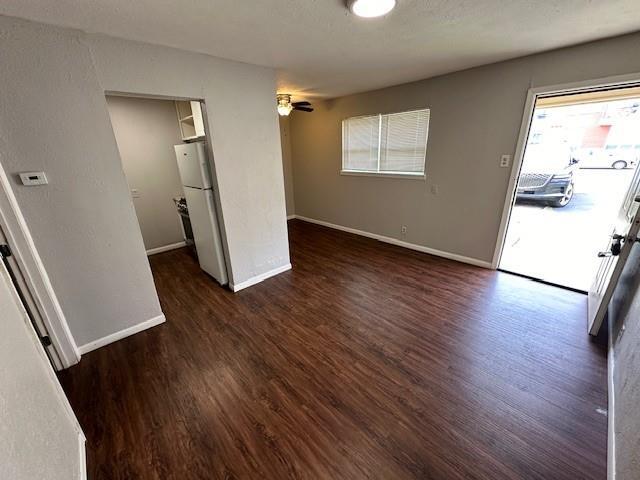 Building Photo - 907 S Mesquite St