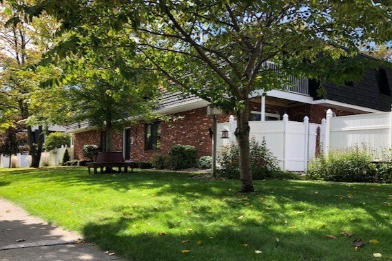 Primary Photo - 5011 Meyers St