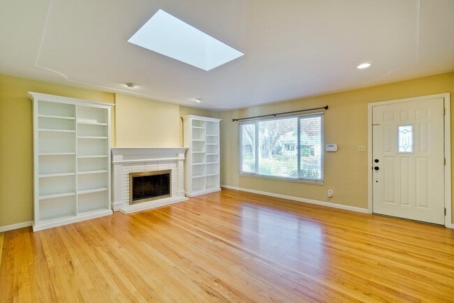 Building Photo - Spacious 4 B D/2 BA with office-Neighborhood: West San   Jose $4800