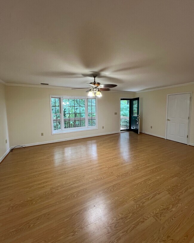Foto del edificio - 193 Edgewood Ridge Rd