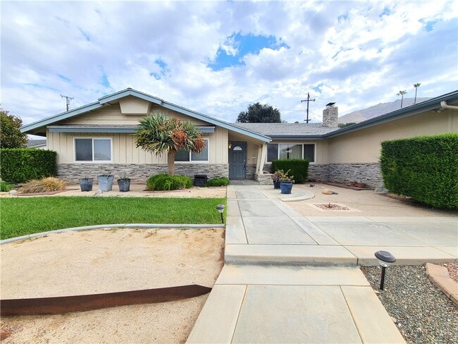 Foto del edificio - 12149 Country Club Ln