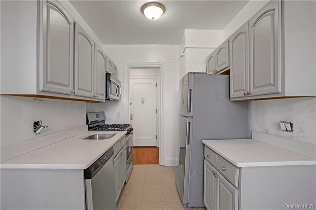 Building Photo - 254 Martine Ave