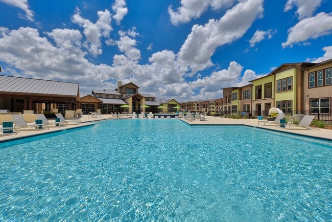 Building Photo - Estraya Westover Hills Apartments