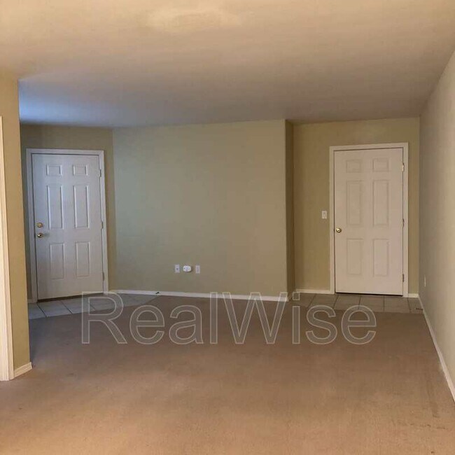 Foto del edificio - 1973 SW Canyon Dr