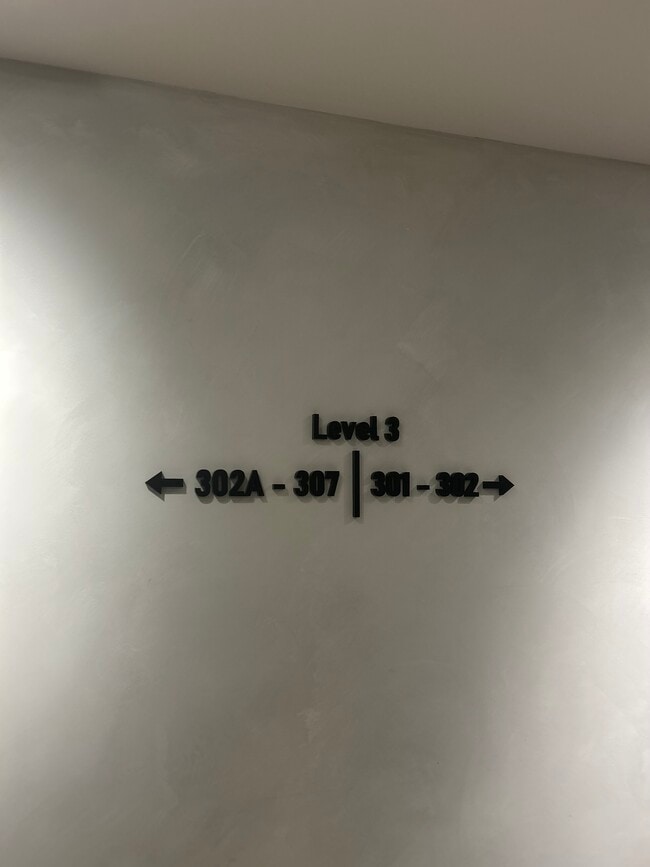 Corridor signage - 5415 Collins Ave