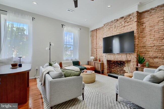 Foto del edificio - 1719 Guilford Ave