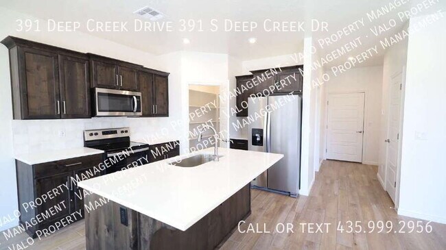 Building Photo - 391 Deep Crk Dr