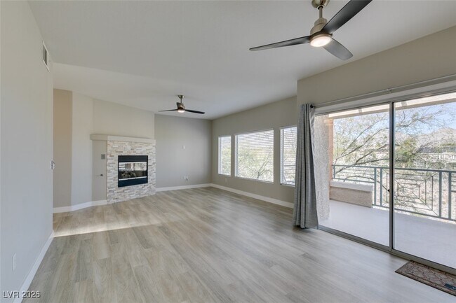 Building Photo - 10600 Amber Ridge Dr