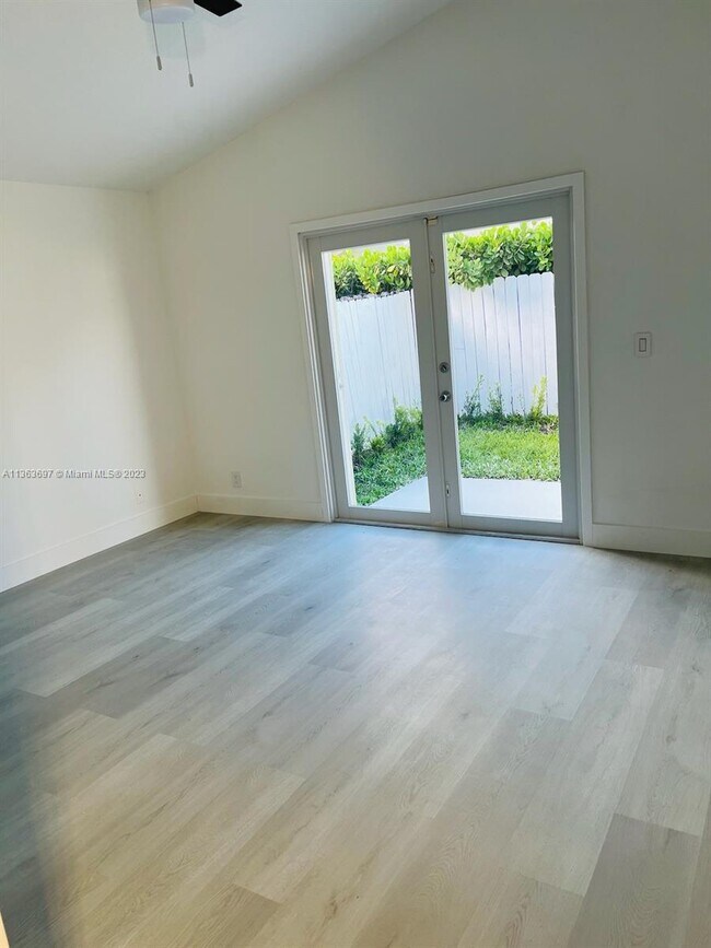 Photo - 18333 NW 7th St House