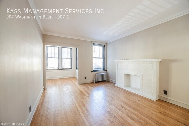 Building Photo - Beautiful 1 bed 1 bath in Oak Park!