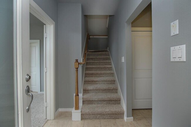 Building Photo - 5413 Lindsay Ln