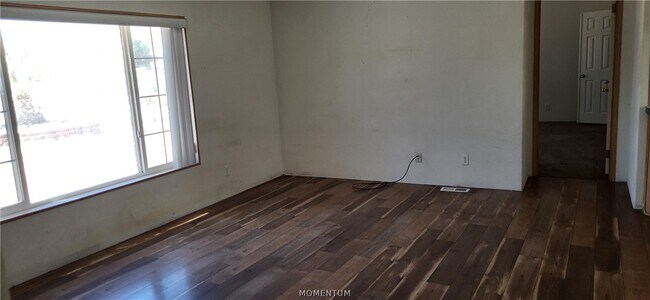 Building Photo - 3315 S Ridge Ave