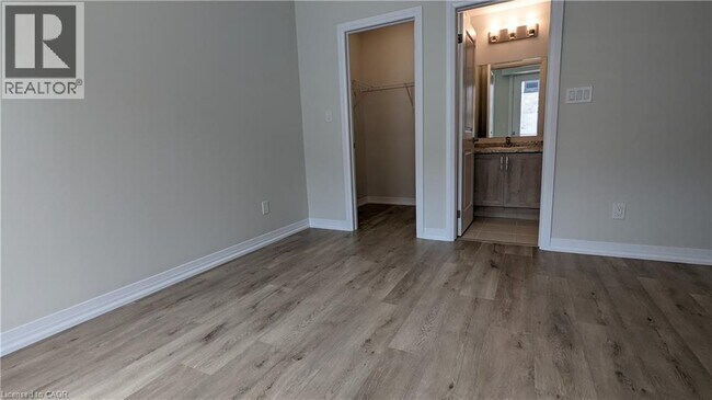Building Photo - 261 Woodbine Ave