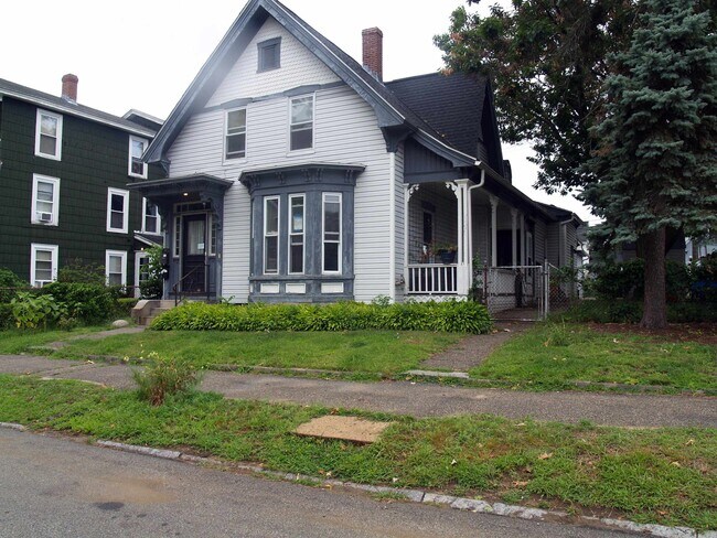 Building Photo - 96 Prospect St