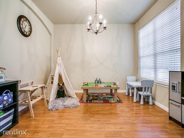 Building Photo - 5 br, 3 bath House - 221 Northwood Drive