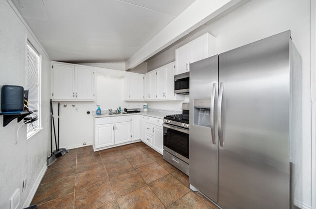 Habitaciones en alquiler - Área común - 45426 10th St W