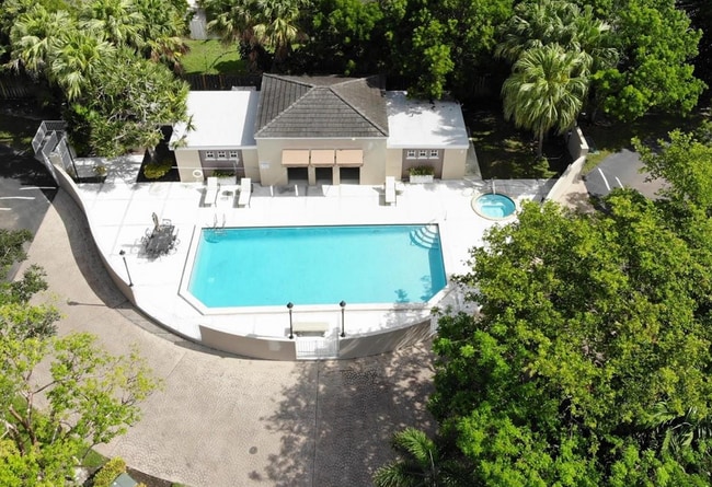 Building Photo - 6950 SW 55th Ter E