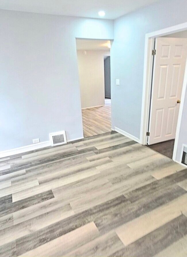 Building Photo - 53 Mill St