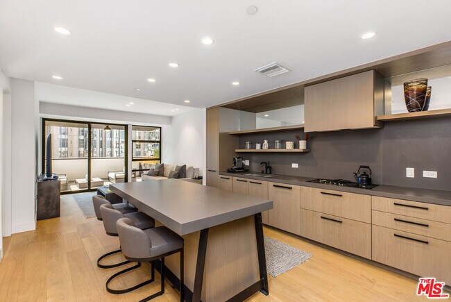 Building Photo - 10777 Wilshire Blvd