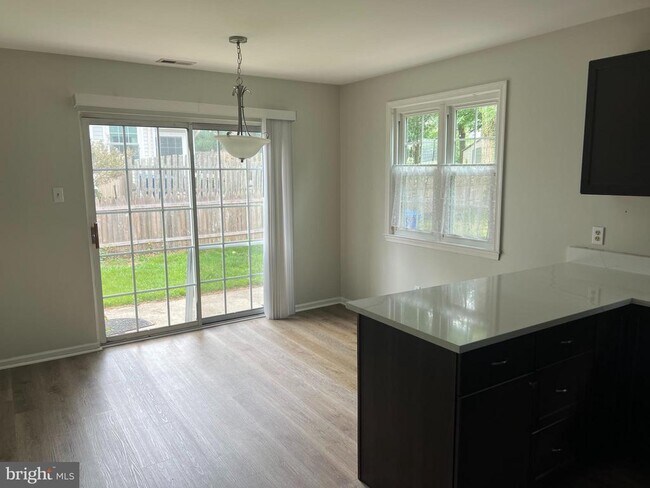 Foto del edificio - 110 Stoneham Dr