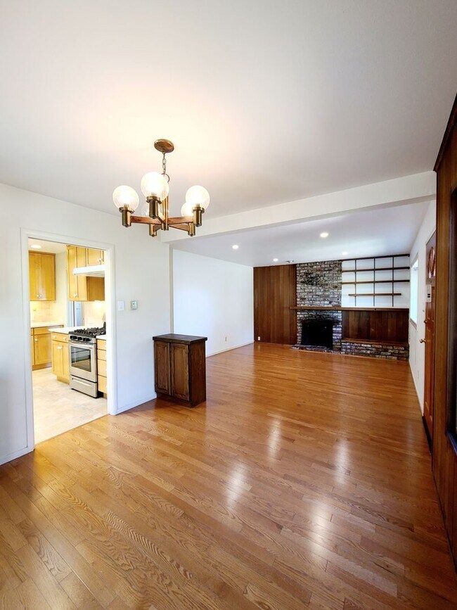 Foto del edificio - Well Maintained Home in a Wonderful Neighb...