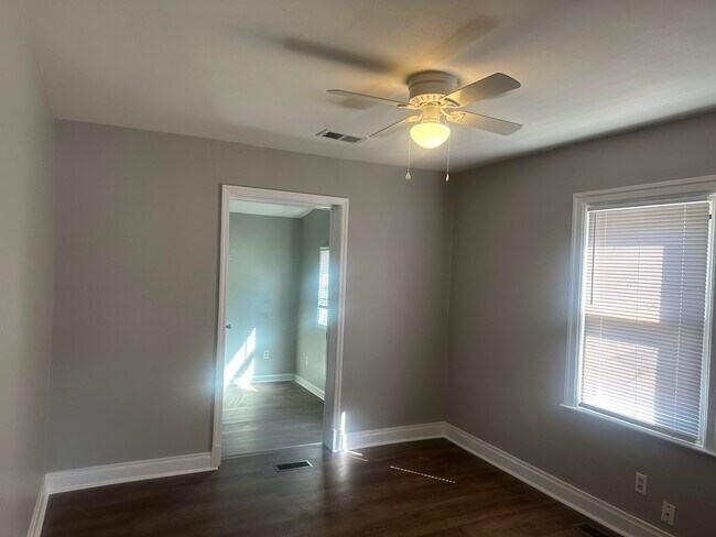 Foto del edificio - 1105 Sparks Rd