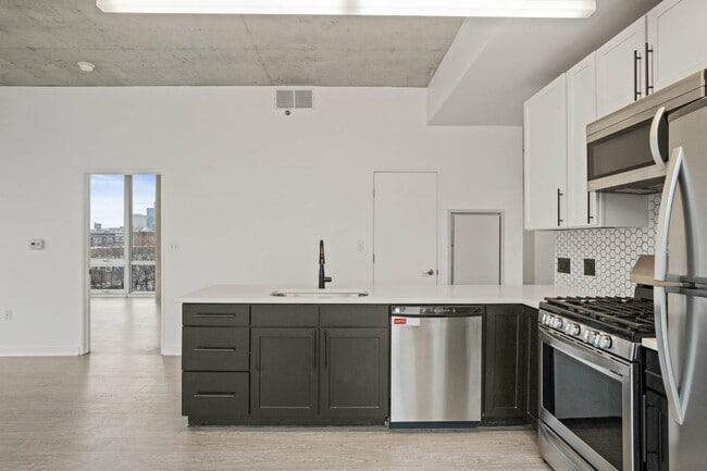 Building Photo - 1465 S State St