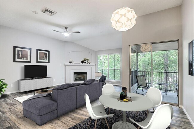 Foto del edificio - 8051 Bay Branch Dr
