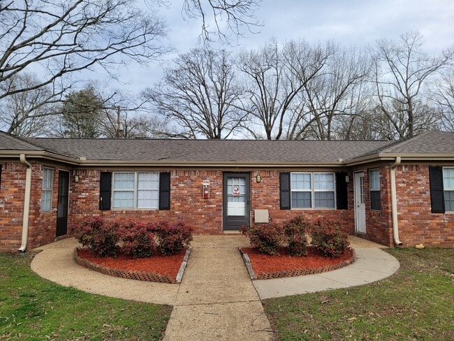 Building Photo - 390 Greer Dr