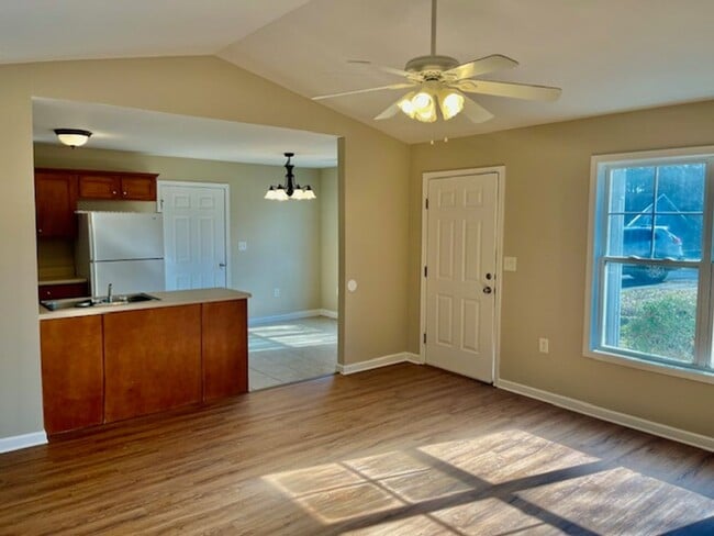 Building Photo - Brookstone Dr #1 &amp; #3