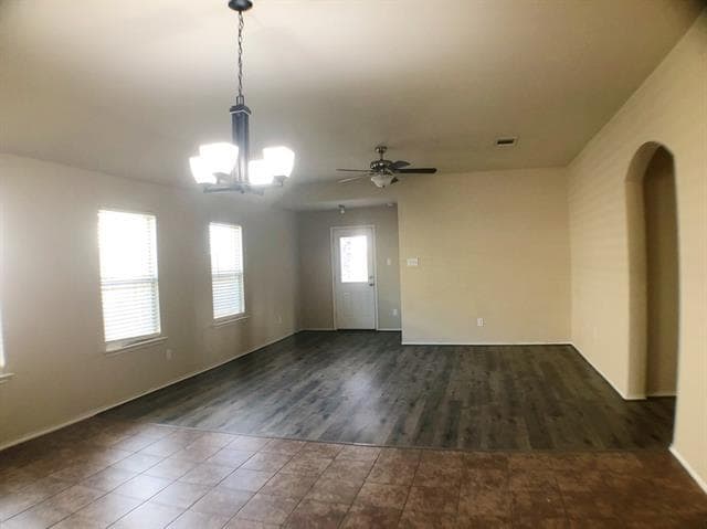Building Photo - 1048 Churchill Dr