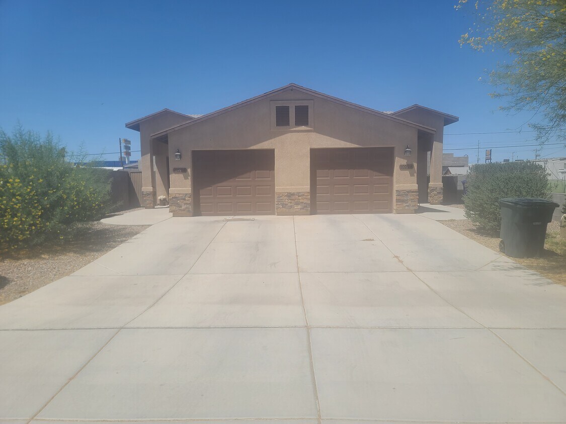Foto principal - 1022 S 2nd Ave