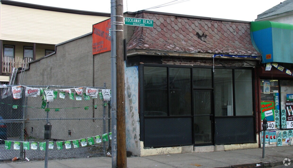 Foto del edificio - 112-30 Rockaway Beach Blvd