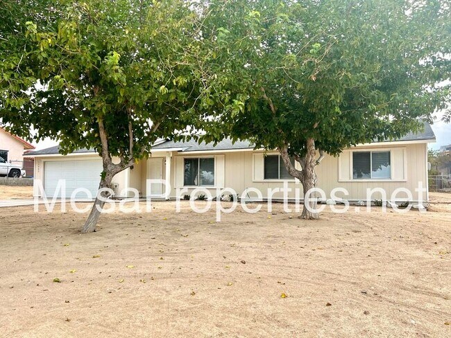 Building Photo - 15985 Llano Ln