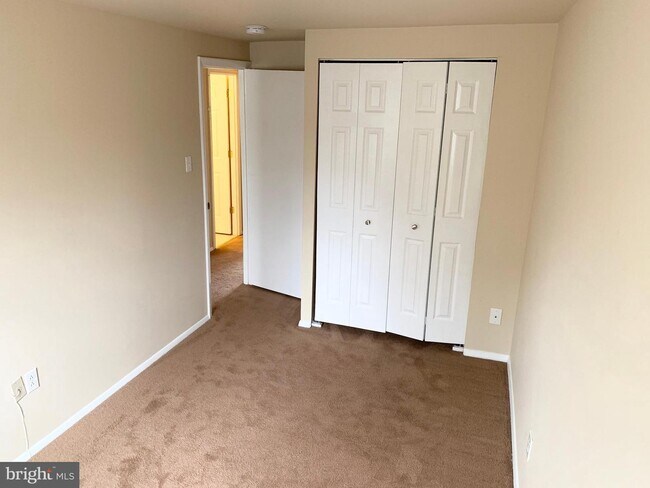 Building Photo - 15 Coatsbridge Ct