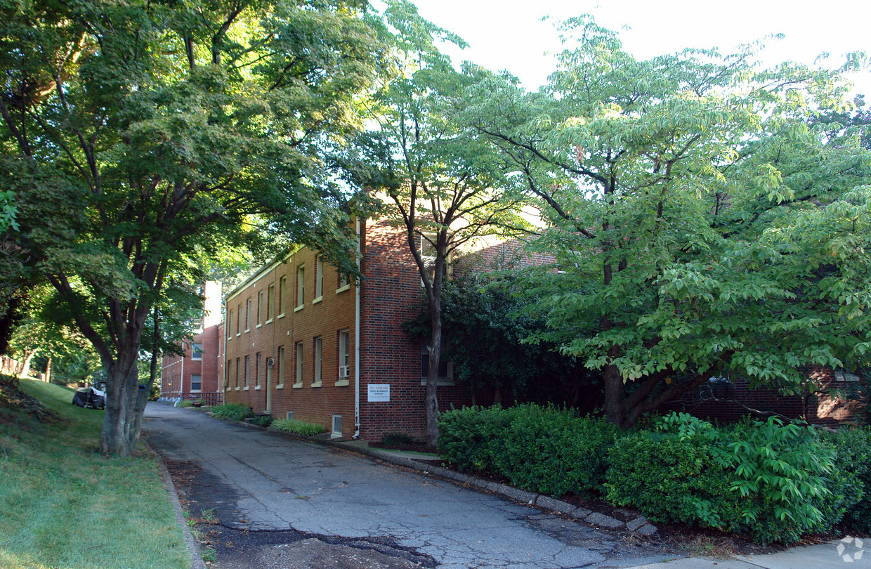 Building Photo - Kenmore Apartments