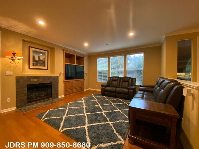 Foto del edificio - Irvine Furnished 2 Bedroom Home