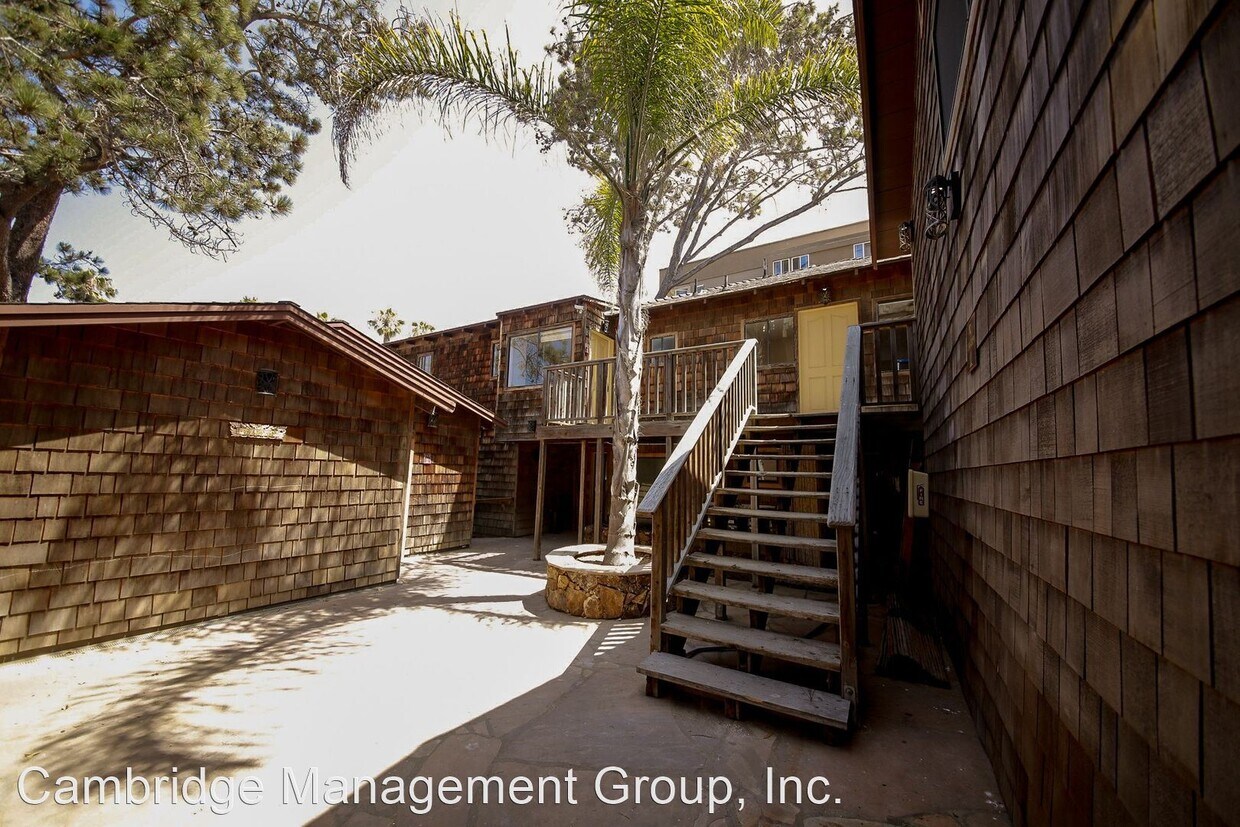 Foto del edificio - 1020-1026 Coast Blvd S