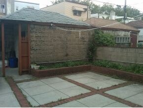 Building Photo - 1925 W 10th St