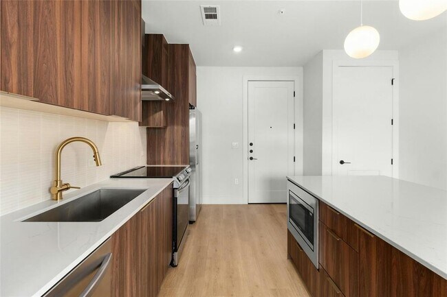 Foto del edificio - 1701 Simond Ave Ave