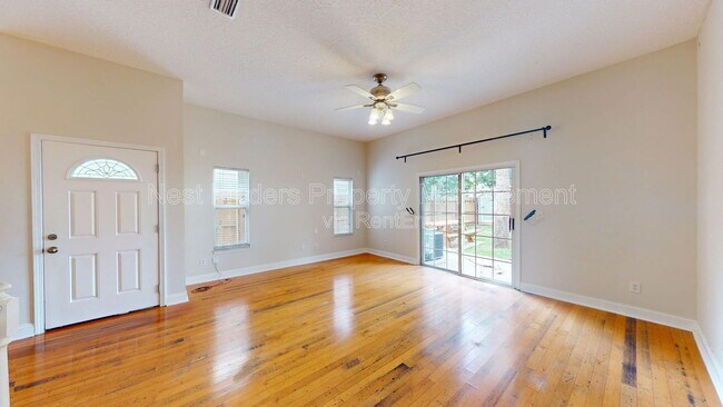 Foto del edificio - 885 6th Ave S
