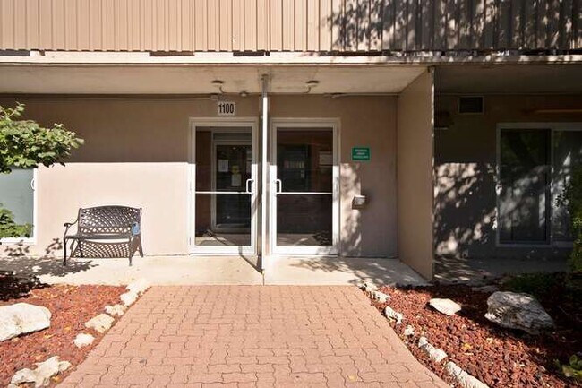 Building Photo - TWO BEDROOM APARTMENT BY WHITEOAKS MALL