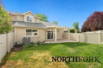 Building Photo - 3065 S Crabapple Ln