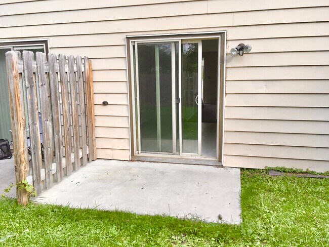 Building Photo - 3 Norton Dr