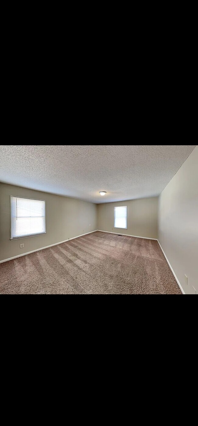 Building Photo - 2229 Winterfield Dr