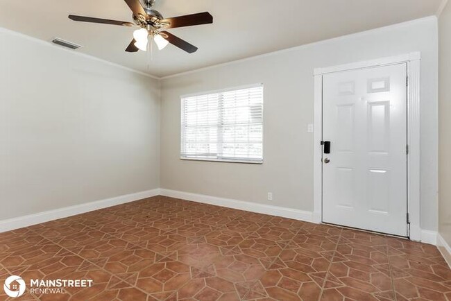 Building Photo - 3315 W Paxton Ave, Tampa, FL 33611