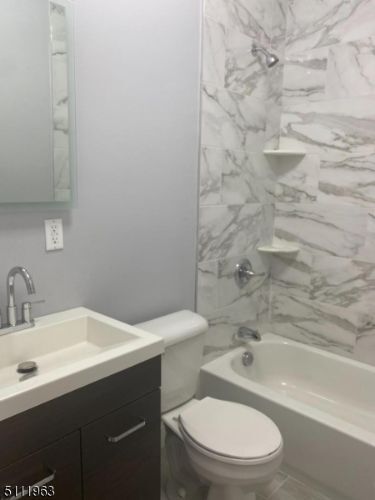 Foto principal - 38 Davenport Ave